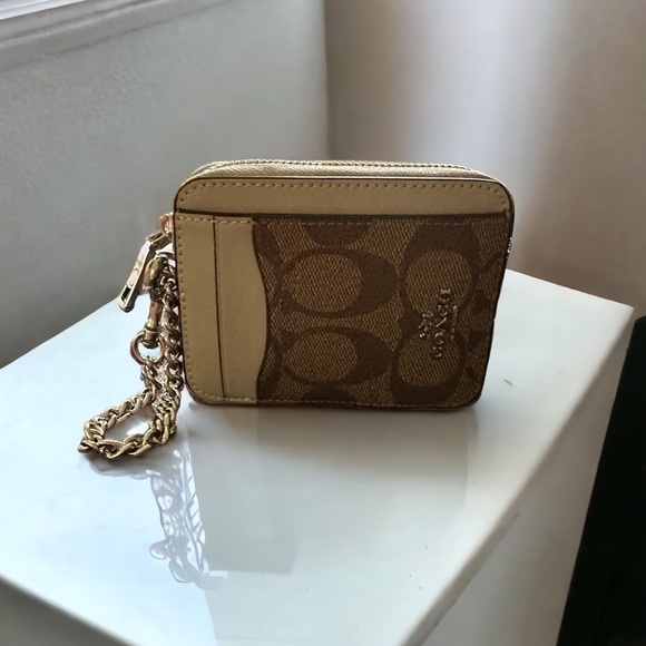 COACH zip card case - Picture 1 of 5